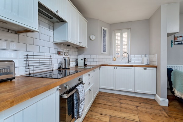 Réfrigérateur, micro-ondes, four, lave-vaisselle