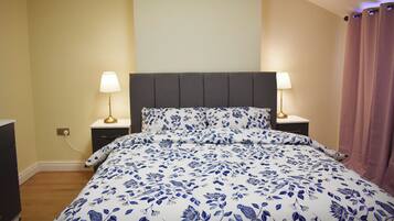 ์ปดํฌํธ ๋๋ธ๋ฃธ, ์นจ์ค 1๊ฐ, ๊ธ์ฐ, ์ ์๋ ์ธ์ง | 1 ๊ฐ์ ์นจ์ค, ์ฑ
์, ๋
ธํธ๋ถ ์์
๊ณต๊ฐ, ์๋ง ์ปคํผ