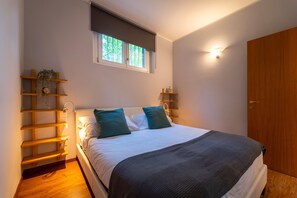 Apartment, Lake View