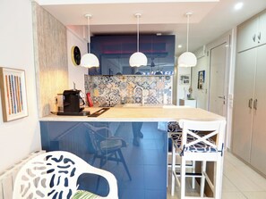 Fridge, microwave, dishwasher, coffee/tea maker - Balcis Apartment by Hello Homes Sitges (Sitges)