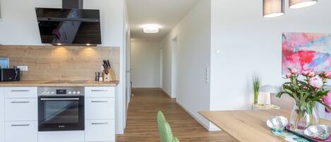 Kühlschrank, Ofen, Herdplatte, Geschirrspüler