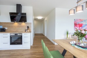 Køleskab, ovn, kogeplade, opvaskemaskine