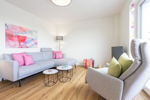 Télévision, livres, chaîne hi-fi