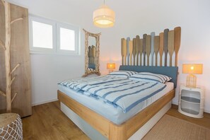 2 quartos, escrivaninha, Wi-Fi de cortesia, roupa de cama