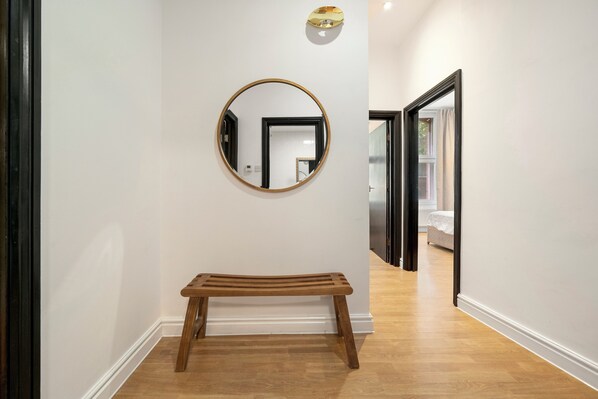 Interior - 2-Bedroom Apartment in Vibrant Shoreditch (London)