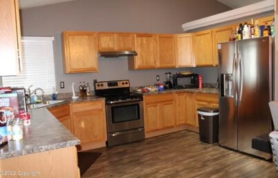 Charming 4-bedroom house with WiFi and AC in enchanting Gillette