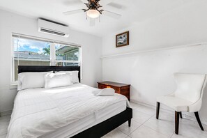 3 habitaciones, tabla de planchar con plancha, wifi y ropa de cama