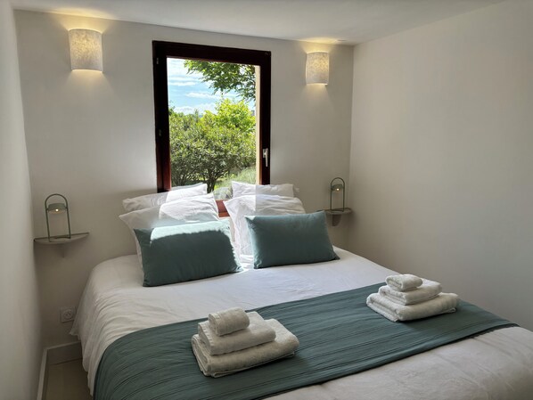 2 多间卧室、WiFi、床单