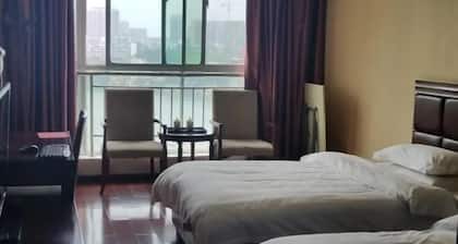 Yongzhou Haolaiwu Riverview Hotel