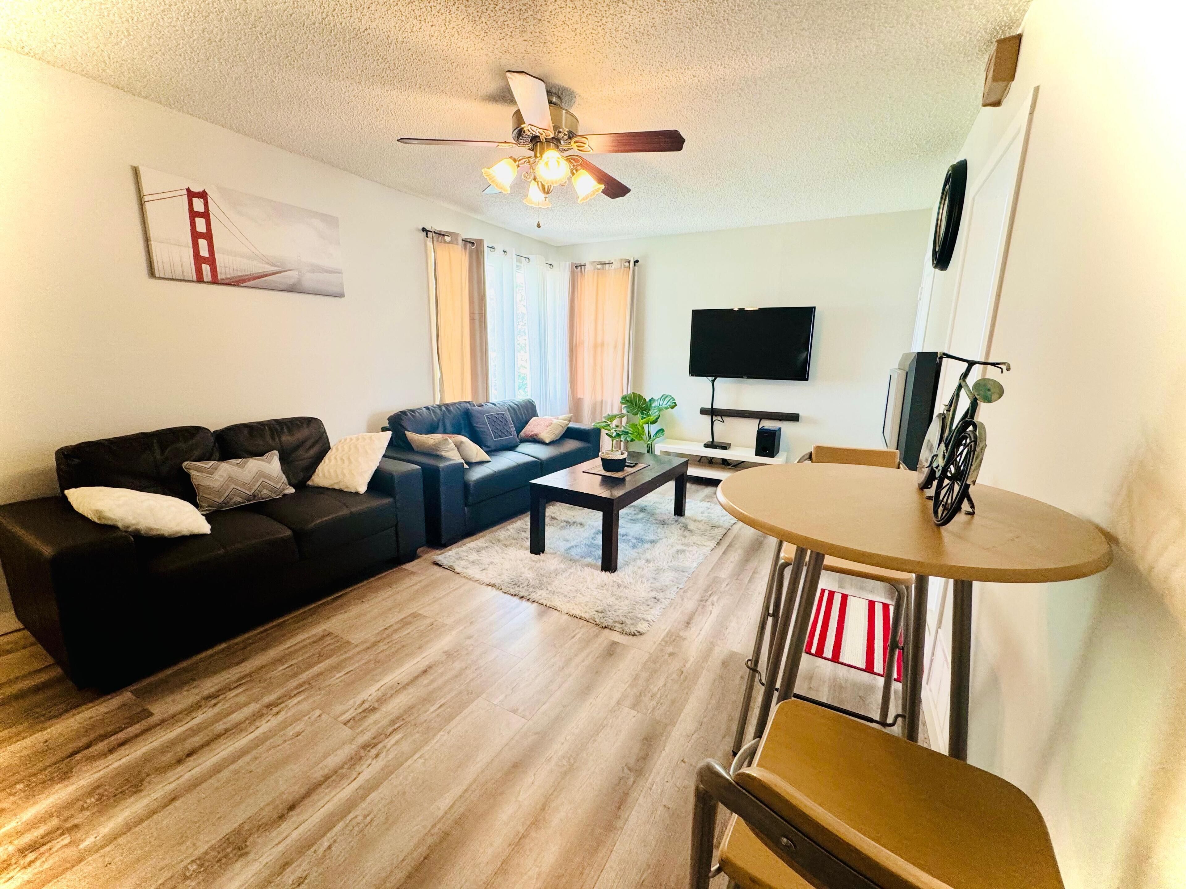 Smart TV, fireplace, DVD player