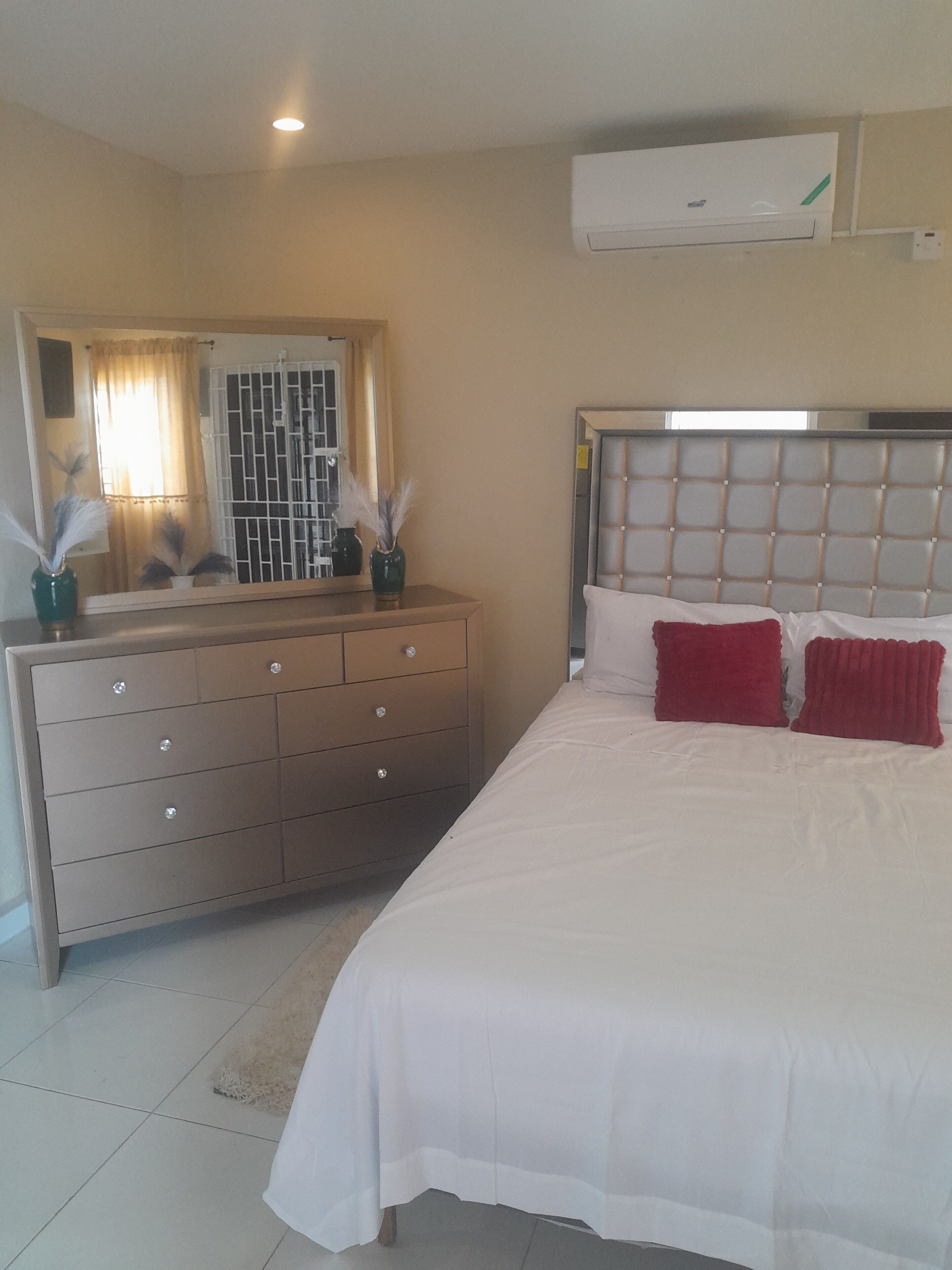 3 dormitorios, tabla de planchar con plancha, wifi y ropa de cama