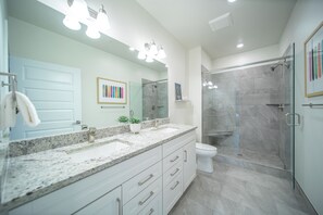 公寓客房 (Clearwater Lofts Bldg 2 306) | 浴室