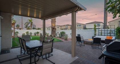 8BR 5BA SuperHero Retreat-King Beds, BBQ, Hammock, Firepit, MiniGolf, WorkSpace