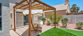 8BR 5BA SuperHero Retreat-King Beds, BBQ, Hammock, Firepit, MiniGolf, WorkSpace