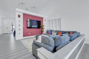 Interior - 8BR 5BA SuperHero Retreat-King Beds, BBQ, Hammock, Firepit, MiniGolf, WorkSpace (North Las Vegas)