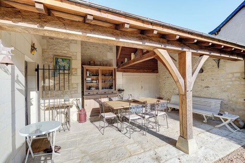Maison de Maître in Azay-le-Rideau, a 10-minute walk from the château and town center