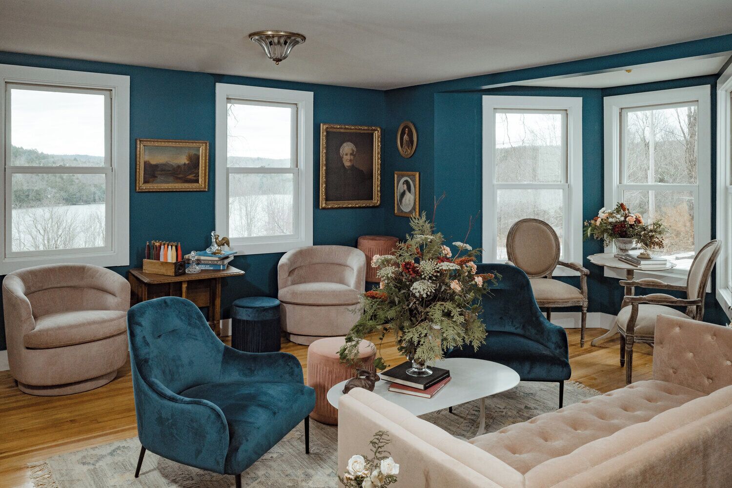 ロビー応接スペース