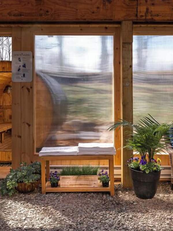 Couples treatment rooms, sauna, hot tub, body treatments, hydrotherapy