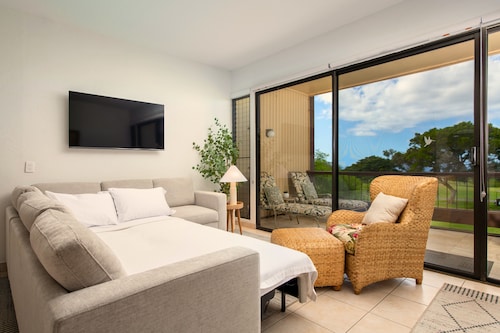 NEW! Big Island Stay with Private Lanai, Golf Course, Pool, Pickleball, & Views!