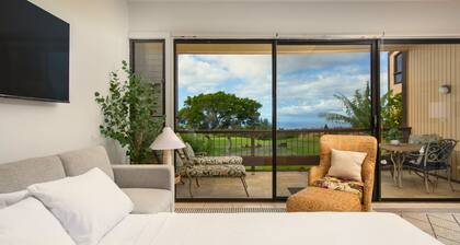 NEW! Big Island Stay with Private Lanai, Golf Course, Pool, Pickleball, & Views!
