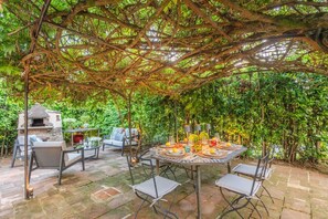 屋外ダイニングエリア