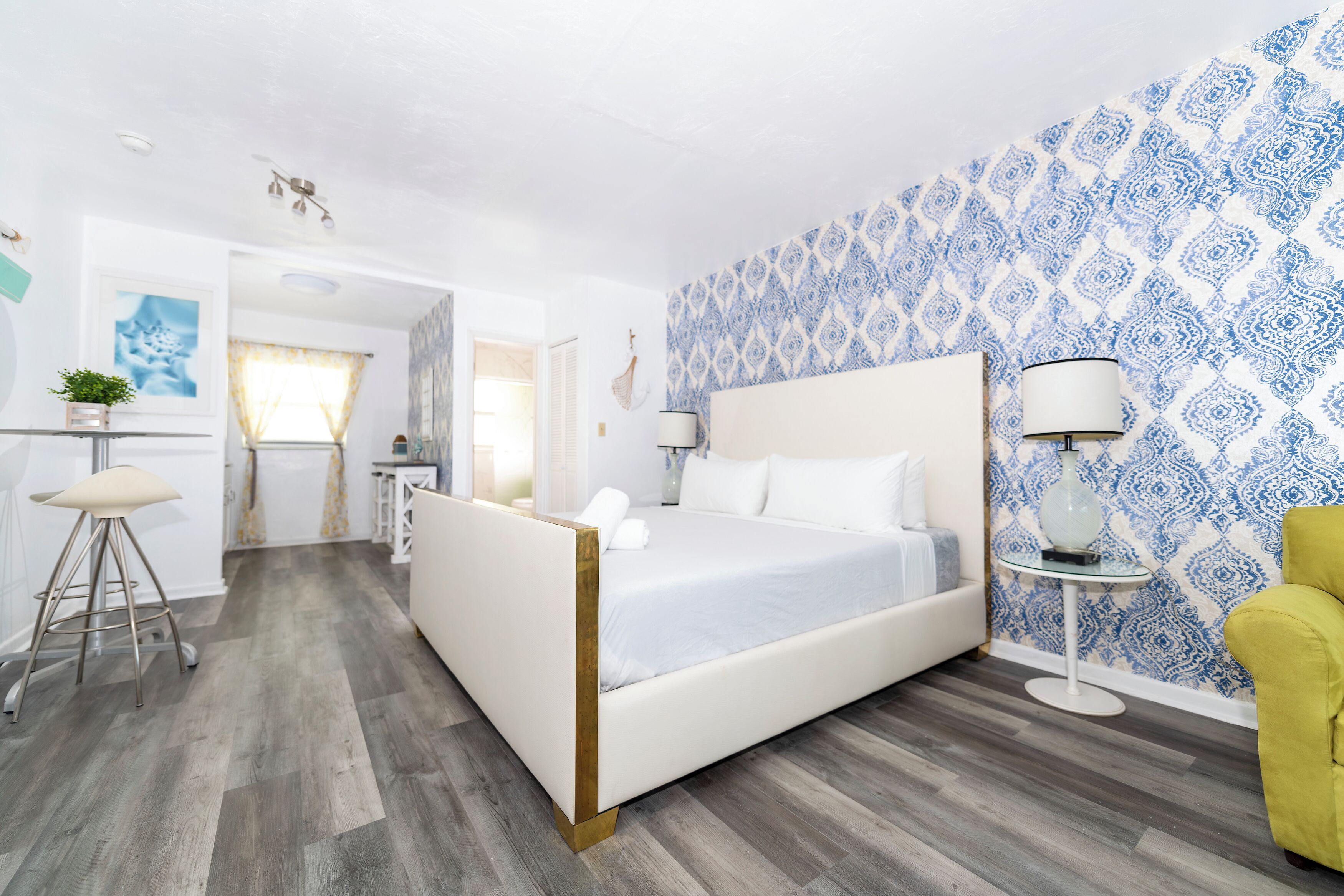 1 habitación, tabla de planchar con plancha, wifi y ropa de cama 