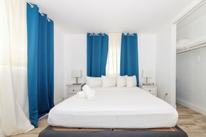 1 bedroom, iron/ironing board, WiFi, bed sheets - Family 2 bedroom full kitchen South of Fifth (MIAMI BEACH)