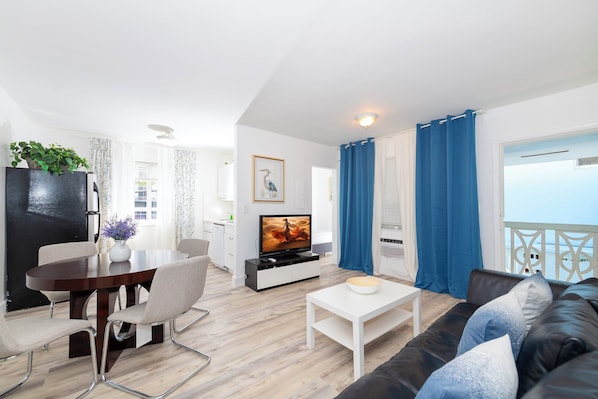 TV, offices - Family 2 bedroom full kitchen South of Fifth (MIAMI BEACH)