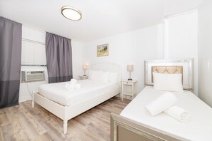 1 bedroom, iron/ironing board, WiFi, bed sheets - 1 bedroom full Kitchen family group (MIAMI BEACH)