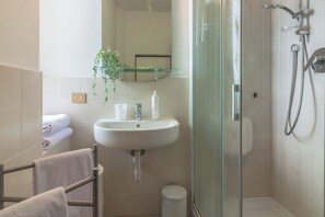 Apartment, Lake View | Bathroom - Casa Cavour Bellagio by Wonderful Italy (Bellagio)