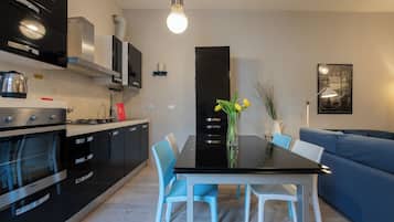 Apartment, Balcony | Private kitchen