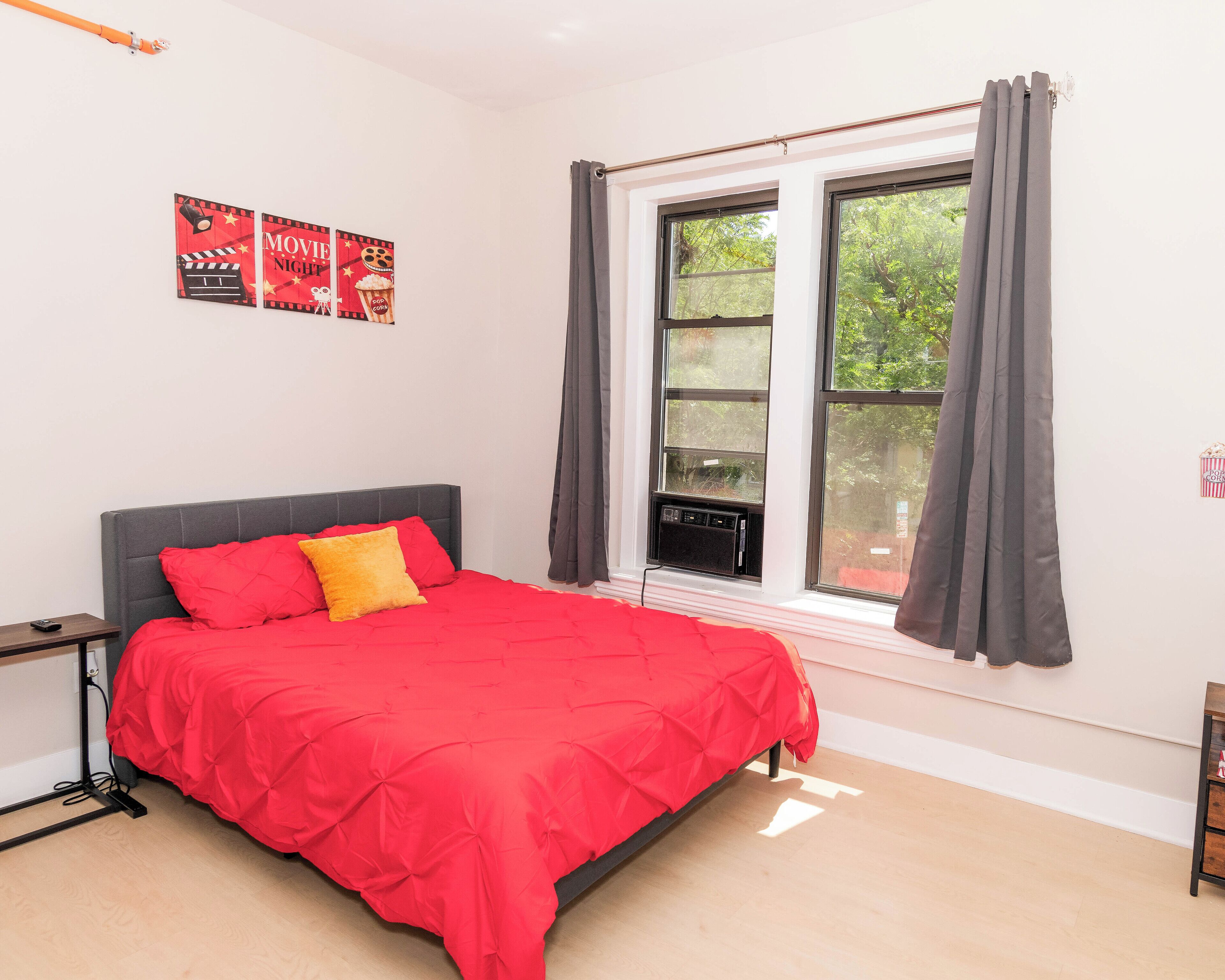 1 slaapkamer, een bureau, een strijkplank/strijkijzer, gratis wifi