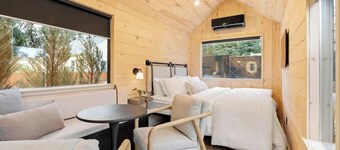 Camas Lakehouse with Tiny Home