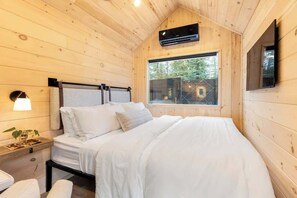 Unclassified image, 5 of 44, button - Camas Lakehouse with Tiny Home (Camas)