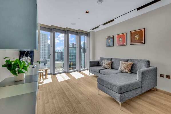 Interior - Modern 1 Bedroom Apartment in Stratford (London)