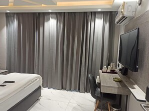 Free WiFi - Azora By Cherish (New Delhi)