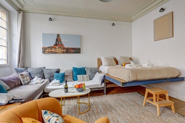 1 bedroom, desk, iron/ironing board, WiFi