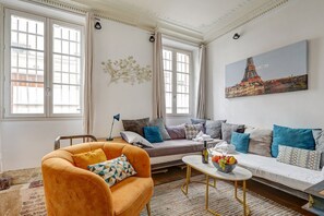 TV - 371 Suite Saulnier 1 - Superb apartment in Paris (Paris 09 Opéra)