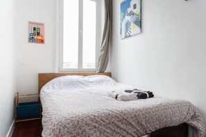 1 habitación, tabla de planchar con plancha y acceso a internet 