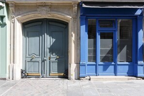 Exterior detail - 360 Suite Boutique Azur - Superb apartment (Paris 08 Élysée)