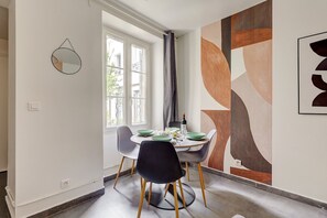 Dining - 387 Suite Sourire - Superb apartment in Paris (Paris 13 Gobelins)