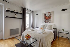 2 habitaciones, tabla de planchar con plancha, wifi y ropa de cama 