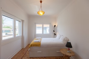 3 chambres, fer et planche à repasser, Wi-Fi gratuit, draps fournis