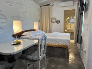 1 bedroom, WiFi, bed sheets - Richie's Sea View Residence for2 (Andros)