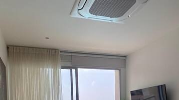 Apartemen (OB02I) | Area keluarga | TV LED