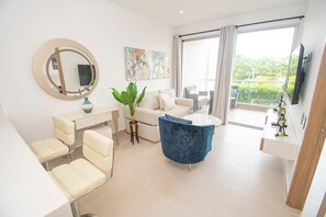 Basic Apartment | Living area | LED TV - U-GO Baia Kristal. Oasis en Cartagena (Cartagena)