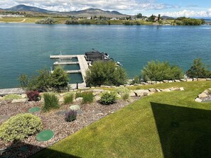 Property grounds - New! 3-bedroom lake-front condo on Flathead Lake (Polson)