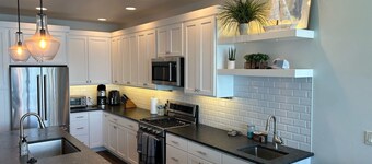 New! 3-bedroom lake-front condo on Flathead Lake