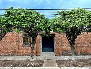 Exterior - Cozy 1-bedroom apartment in enjoyable Santa Ana (Santa Ana)