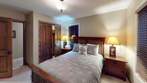 6 bedrooms, WiFi, bed sheets